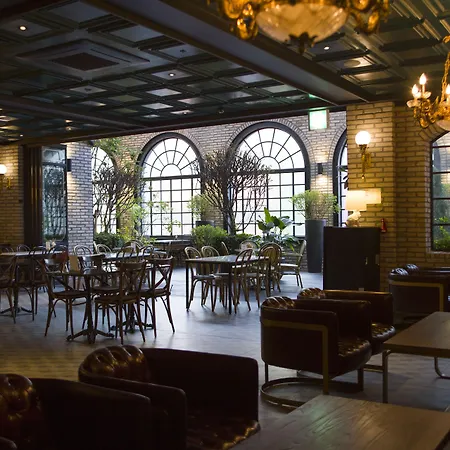 9 Brick Hotel