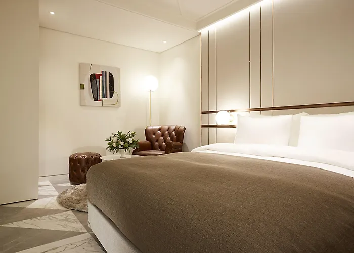 9 Brick Hotel 3*