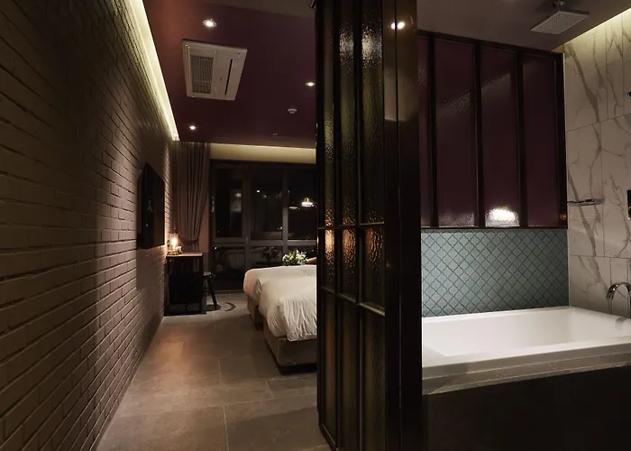 Hotel 9 Brick